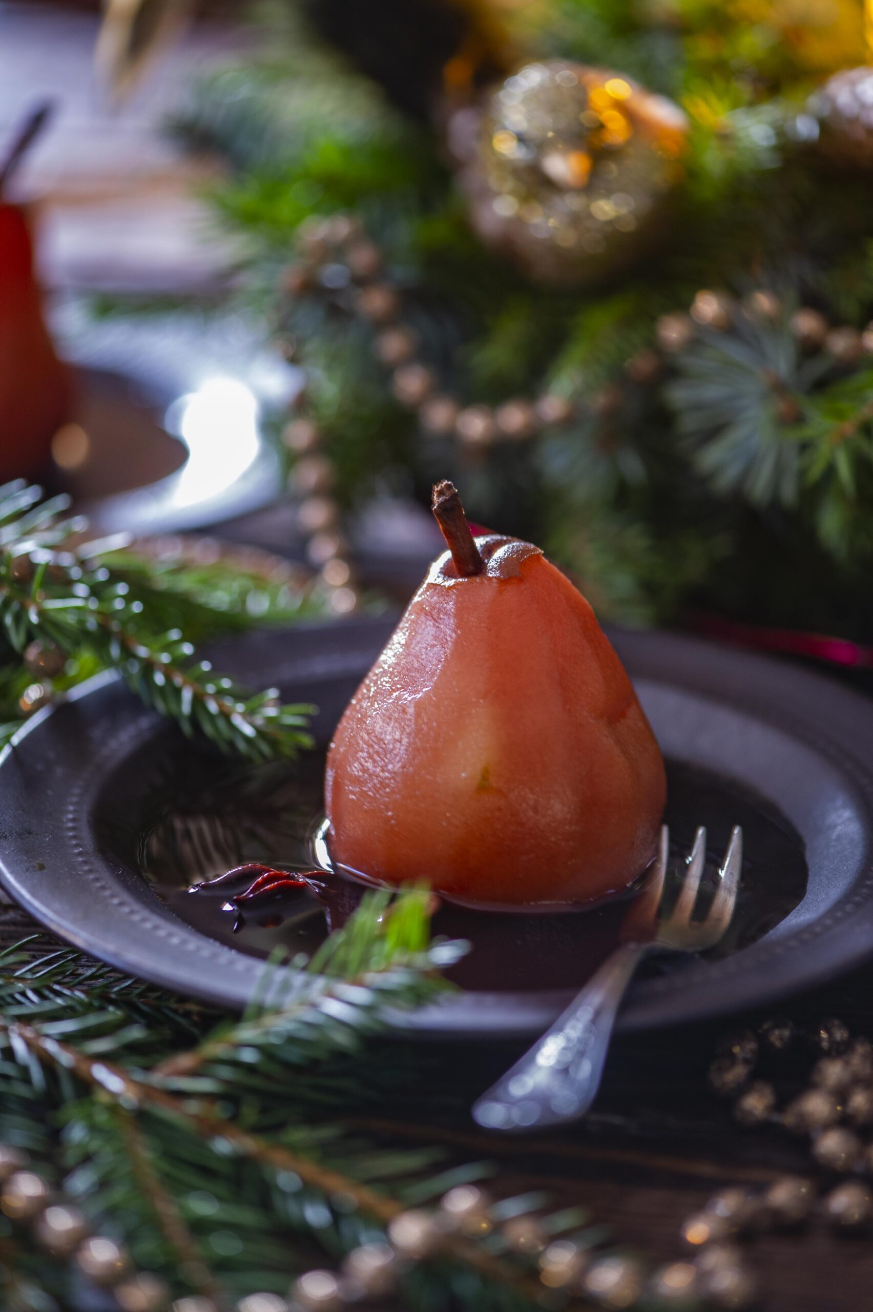 Tuuli Mathisen inspireerib: hõõgveinis hautatud jõulumaitselised pirnid.